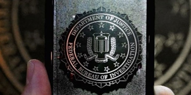 'FBI iPhone kameralarn ve mikrofonlarn kontrol edebilir'