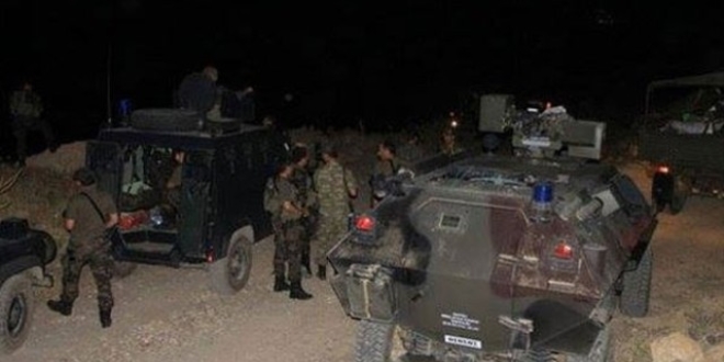 Diyarbakr'da 3 asker ehit , 22 asker yaral
