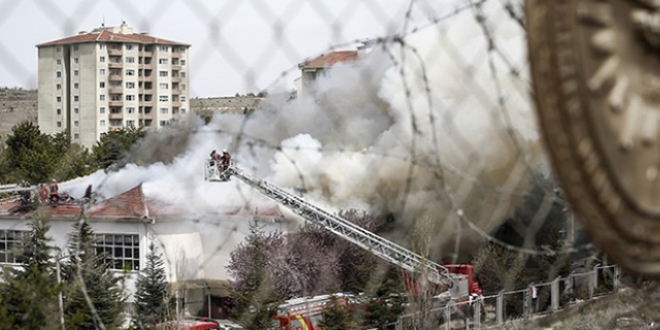 Ankara'da askeri gazinonun atsnda yangn kt