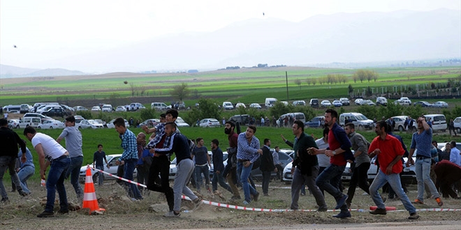 HDP'li grup, Mara'ta adr kent kurulmamas iin eylem yapt