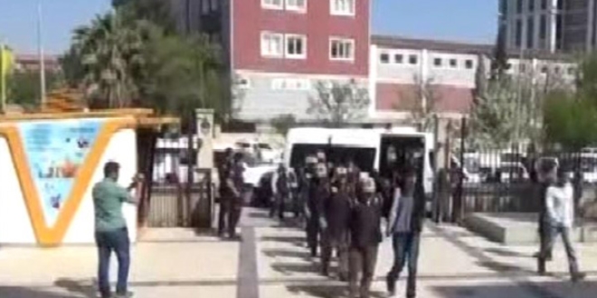 PKK kuryesi, FET/PDY'ye ait evde yakaland