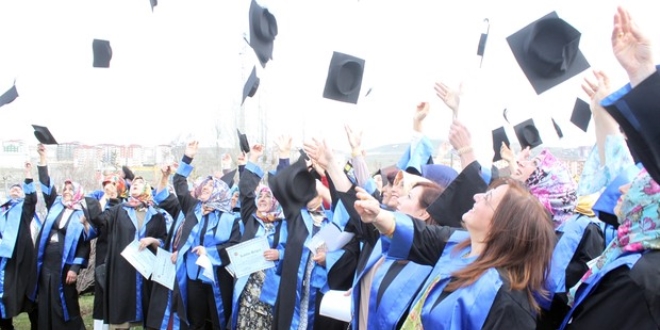 'niversiteli anneler' diploma heyecan yaad