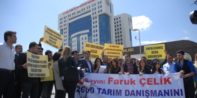 Tarm danmanlar Faruk elik'i protesto etti