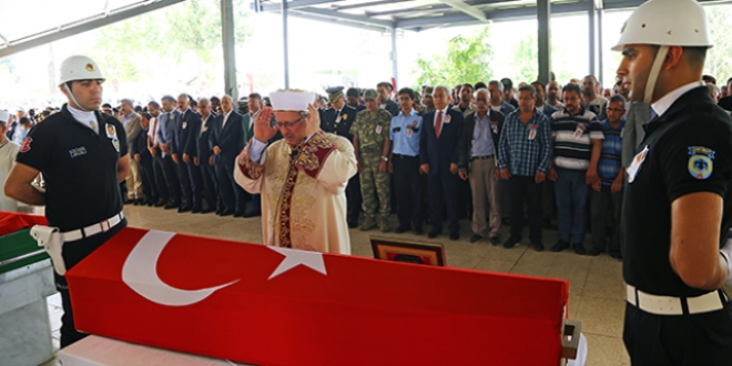 ehit polis Ylmaz Bozkurt son yolculuuna uurland