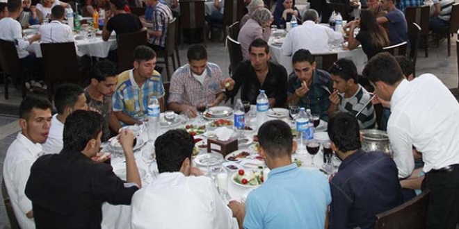 'Asosyalleen genleri iftar sofralar kaynatrabilir'