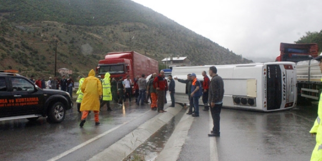 Gmhane'de midibs devrildi: 14 yaral