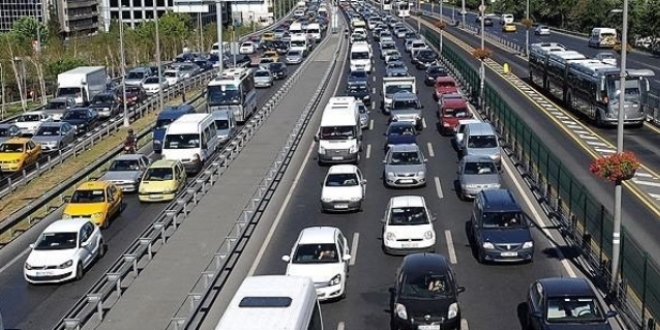 Bakentte bayram ncesi trafik younluu