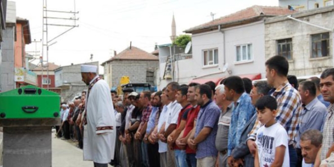 Sele kaplarak hayatn kaybeden oban topraa verildi