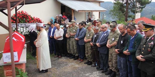 ldrlen Astsubay Topu'nun cenazesi, Giresun'da defnedildi