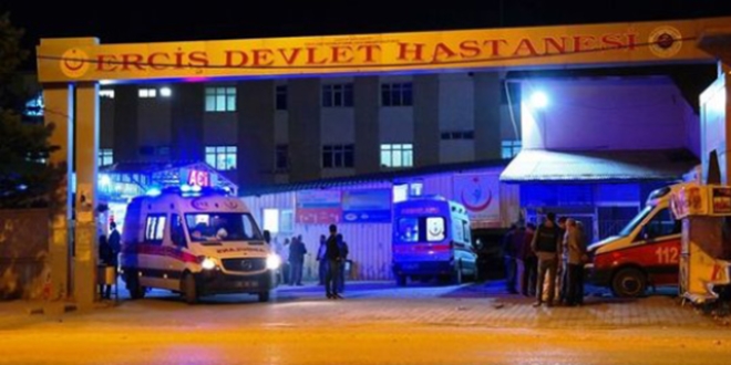 Van'da karakola saldr: 2 ehit 10 yaral