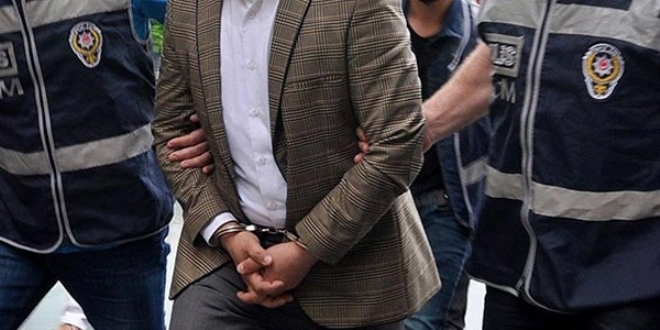 Anadolu niversitesi'nde grevli Prosefr yakaland