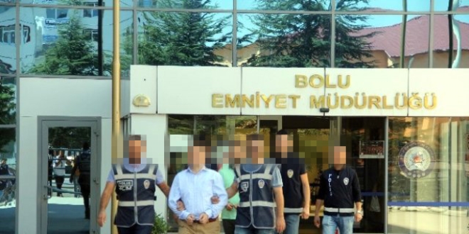 Bolu'da 10'u akademisyen, 13 kii gzaltna alnd