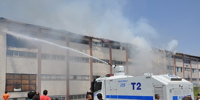 Diyarbakr'da yangna TOMA'larla mdahale edildi