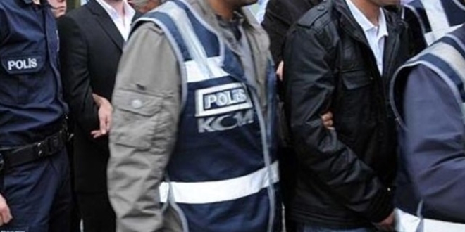 Samsun'da 1 adliye personeli ile 2 retmen tutukland