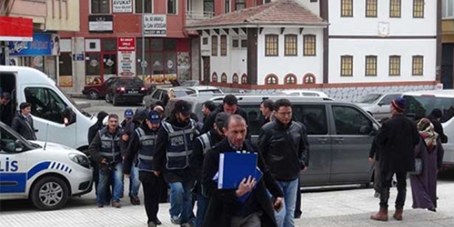 Kayseri'de FET'den 60 retmen adliyeye sevk edildi