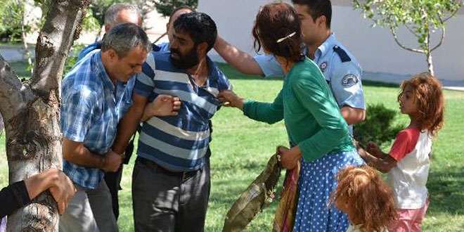 Adyaman'da Dilenciler polisi darp etti