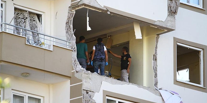 Gaziantep'te ehit olan polislerin kimlikleri belirlendi