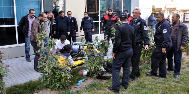 Kayseri'de tutuklanan zanl adliye penceresinden atlad