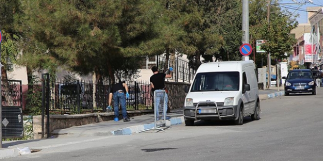 Kaymakam'n odasna bombay alan yerletirdi