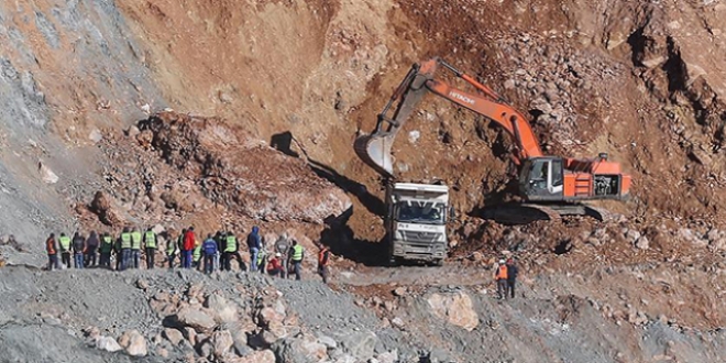 Siirt'teki maden ocanda bir iinin daha cenazesine ulald