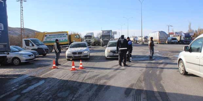 Konya'da zincirleme trafik kazas: 5 yaral