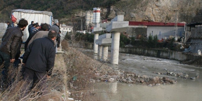 Trabzon'da derede ceset bulundu