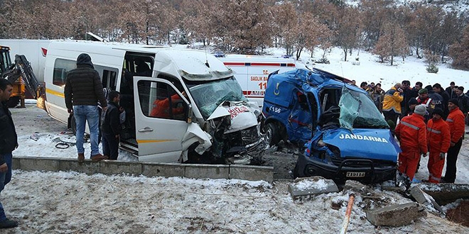 orum'da askeri arala minibs arpt: 2 ehit, 14 yaral