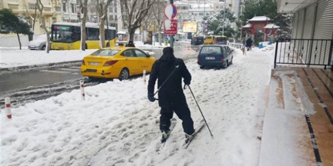 Taksim'de ilgin grnt