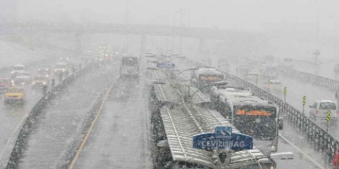 stanbul'da metro ve metrobs sabaha kadar alacak