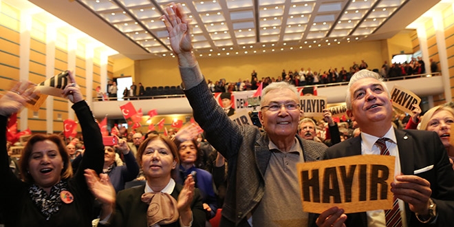 'Bu anayasay savunan bir anayasa profesr grmedim'