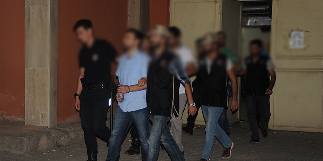Bursa'da 'ByLock' kullanan 6 eitimci tutukland