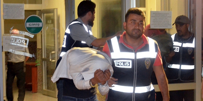 Antalya'da rencileri gasbeden 3 kii tutukland