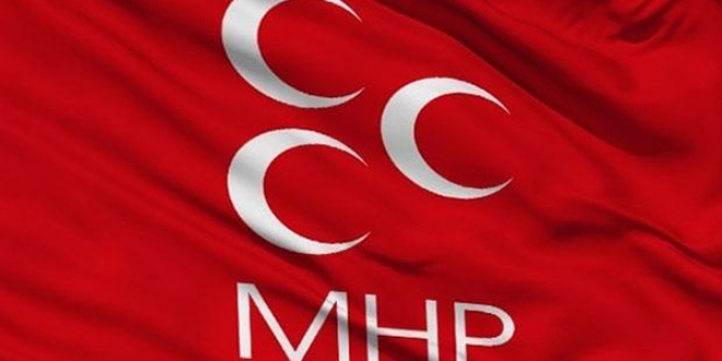 MHP Senirkent ile bakan istifa etti