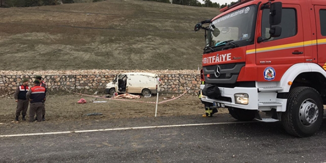 Denizli'de trafik kazas: 1 l, 2 yaral