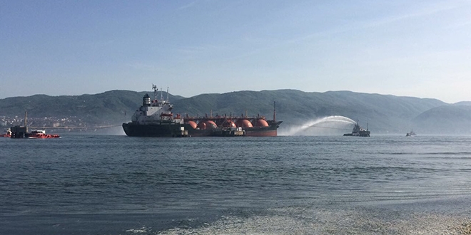 zmit'te  LPG tankerinde yangn: 9 yaral