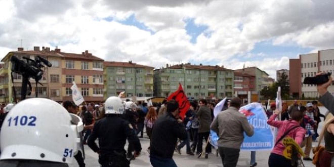 Taksim'e yrmek isteyen 20 kiilik grup gzaltna alnd