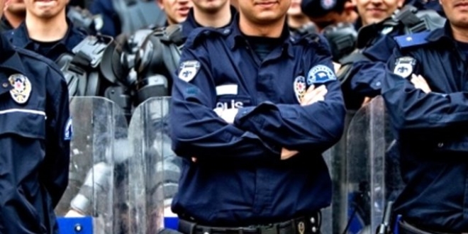 stanbul'da 1 Mays kutlamalar iin 30 bin 101 polis grevlendirildi
