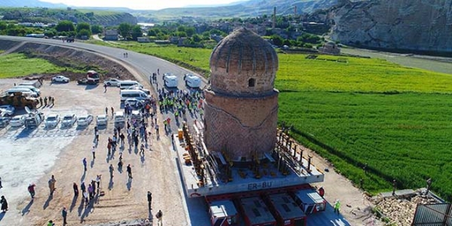 'stersek en byk barajlar yapar, tarihi eserleri de tarz'