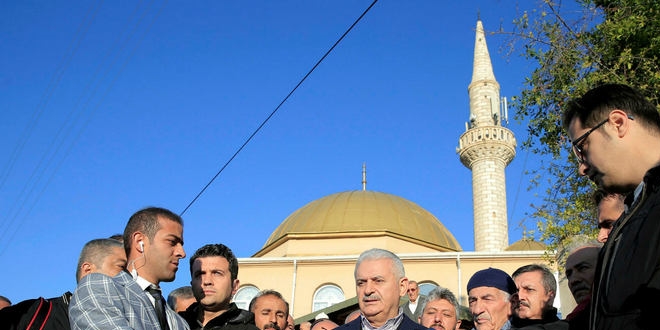 Babakan Yldrm'dan Bayram namaz k aklama