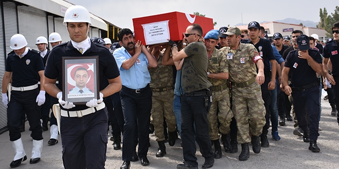 rnak'ta ehit olan polis iin tren dzenlendi