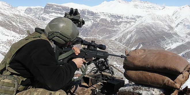 Hakkari'de 2 terrist etkisiz hale getirildi