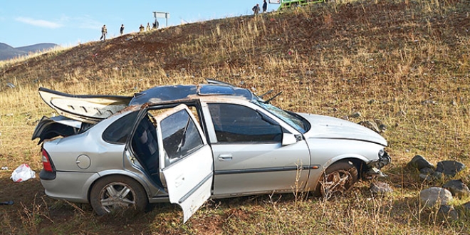 Erzurum'da dn yolunda kaza: 3 l, 3 yaral