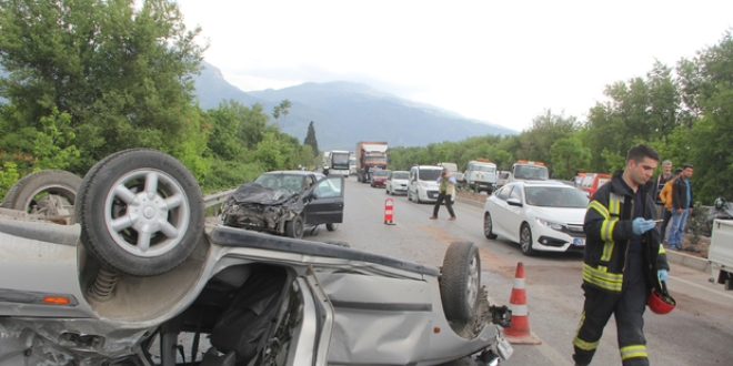 Manisa'da trafik kazas: 1 l, 5 yaral