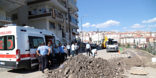 Ankara'da gk altnda kalan ii hayatn kaybetti