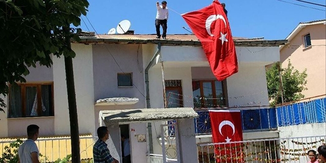 Babakan Yldrm'dan ehit ailesine ziyaret