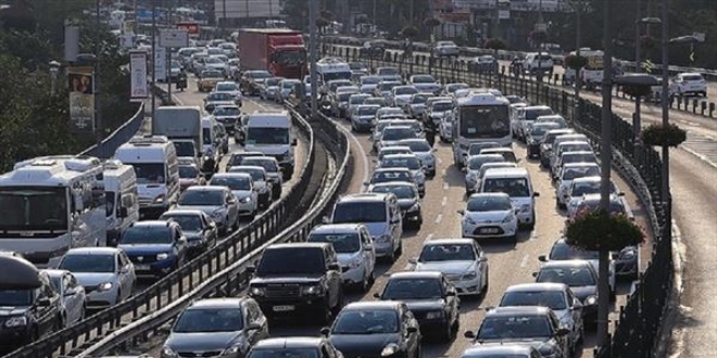 stanbul'da 37 bin 434 kiiye trafik cezas kesildi