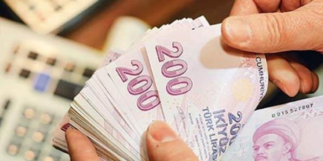 'Tm kamu alanlarna seyyanen 750 lira zam yaplmal'