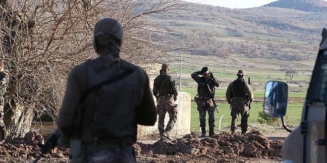 Hakkari'de sokaa kma yasa