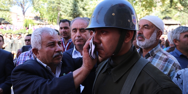 ehit babas Mehmetik'in gzyan sildi