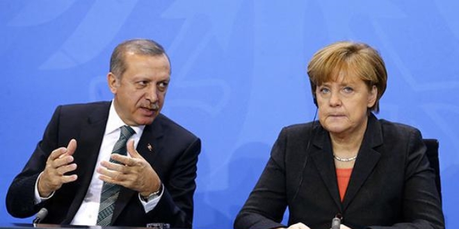 Almanya yalnz kalnca Merkel az deitirdi